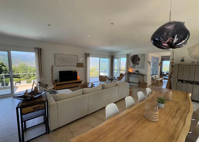 Oletta, Saint Florent * Oletta (Corsica)